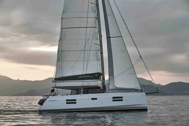 yachts-89942-Fs_cA4833Ti-21674791-3-160622110848.webp