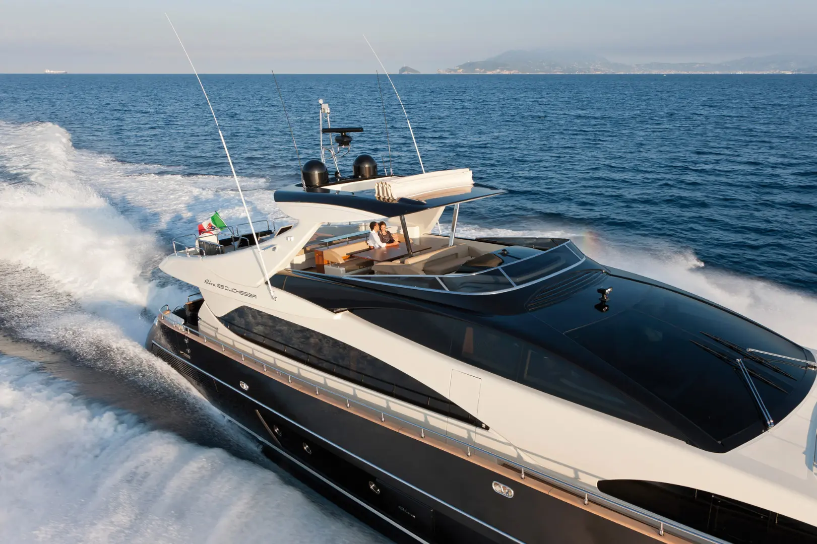 yachts-923-8c08d558-7a94-46a4-a688-d9f26d6695e8.webp