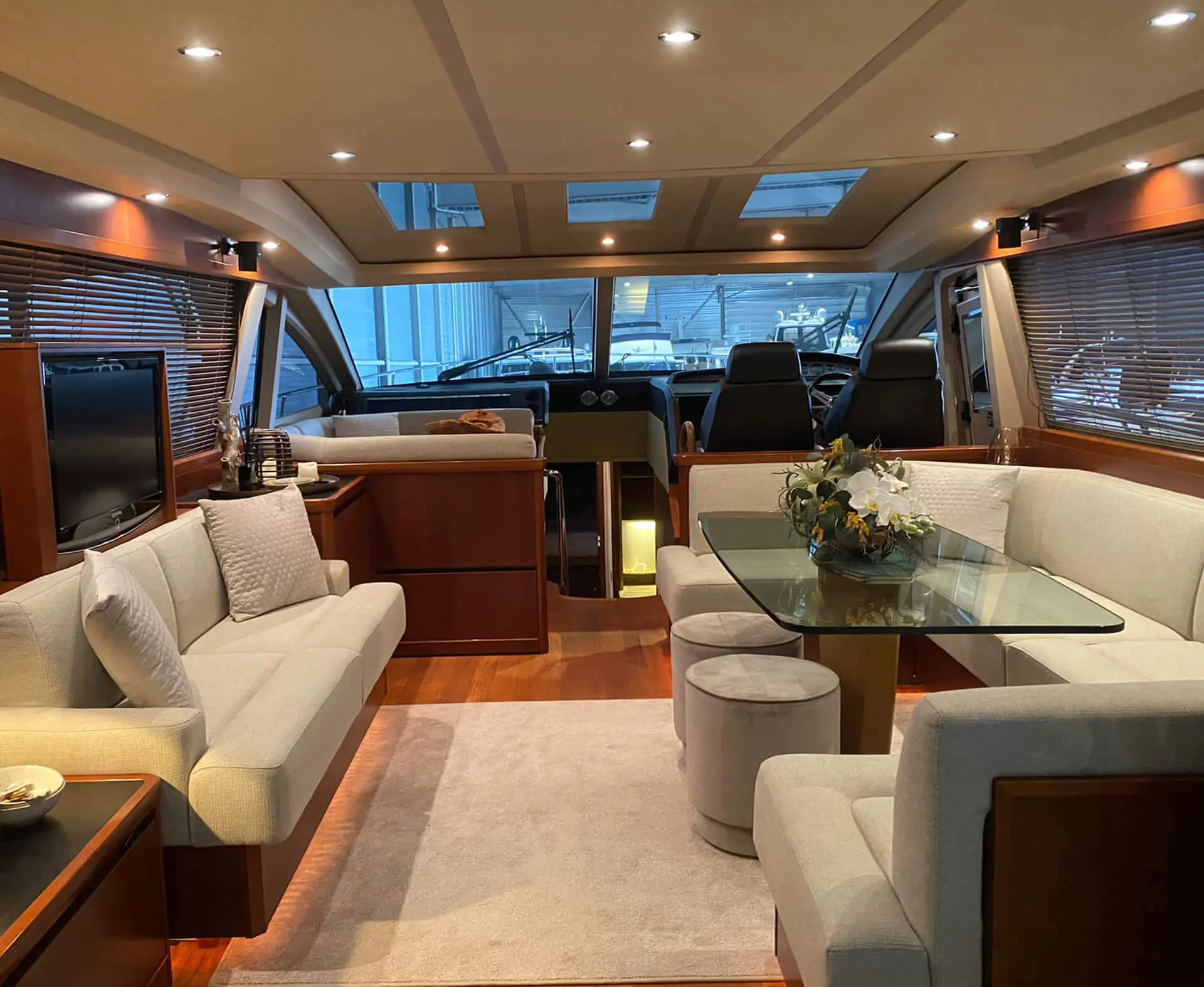 Princess-V65-motor-yacht-for-sale-Interieur-Lengers-Yachts14.jpeg