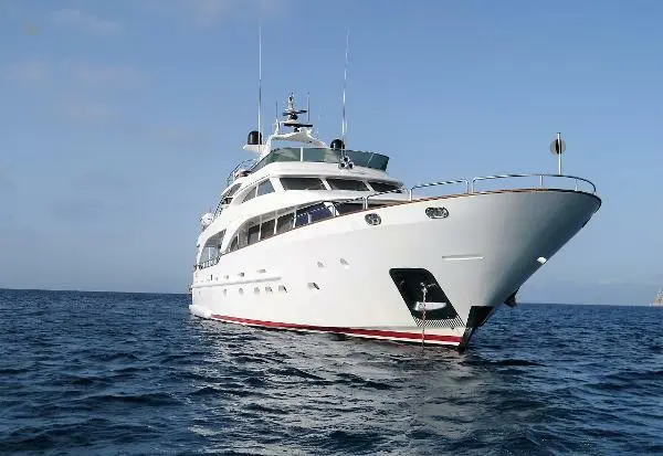 Benetti 100