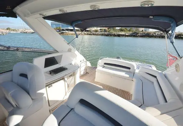 Sunseeker Portofino 46 - Cockpit