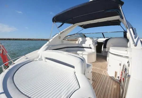 Sunseeker Portofino 46 - Cockpit