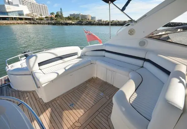 Sunseeker Portofino 46 - Cockpit