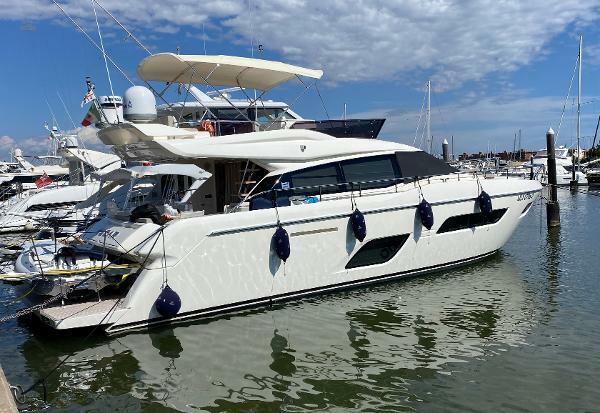 Ferretti Yachts 550