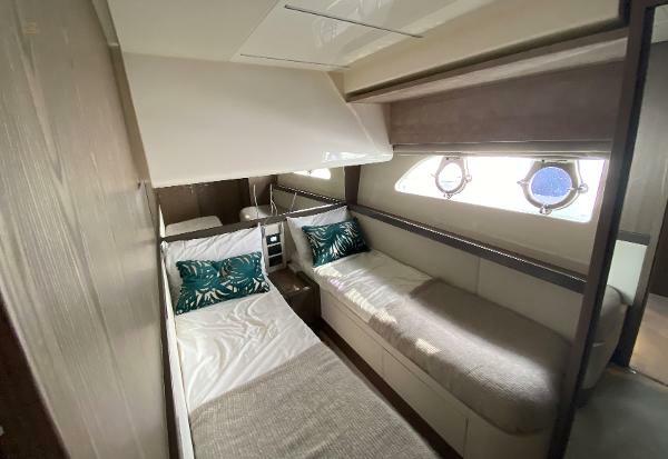 Ferretti Yachts 550 - Twin Cabin