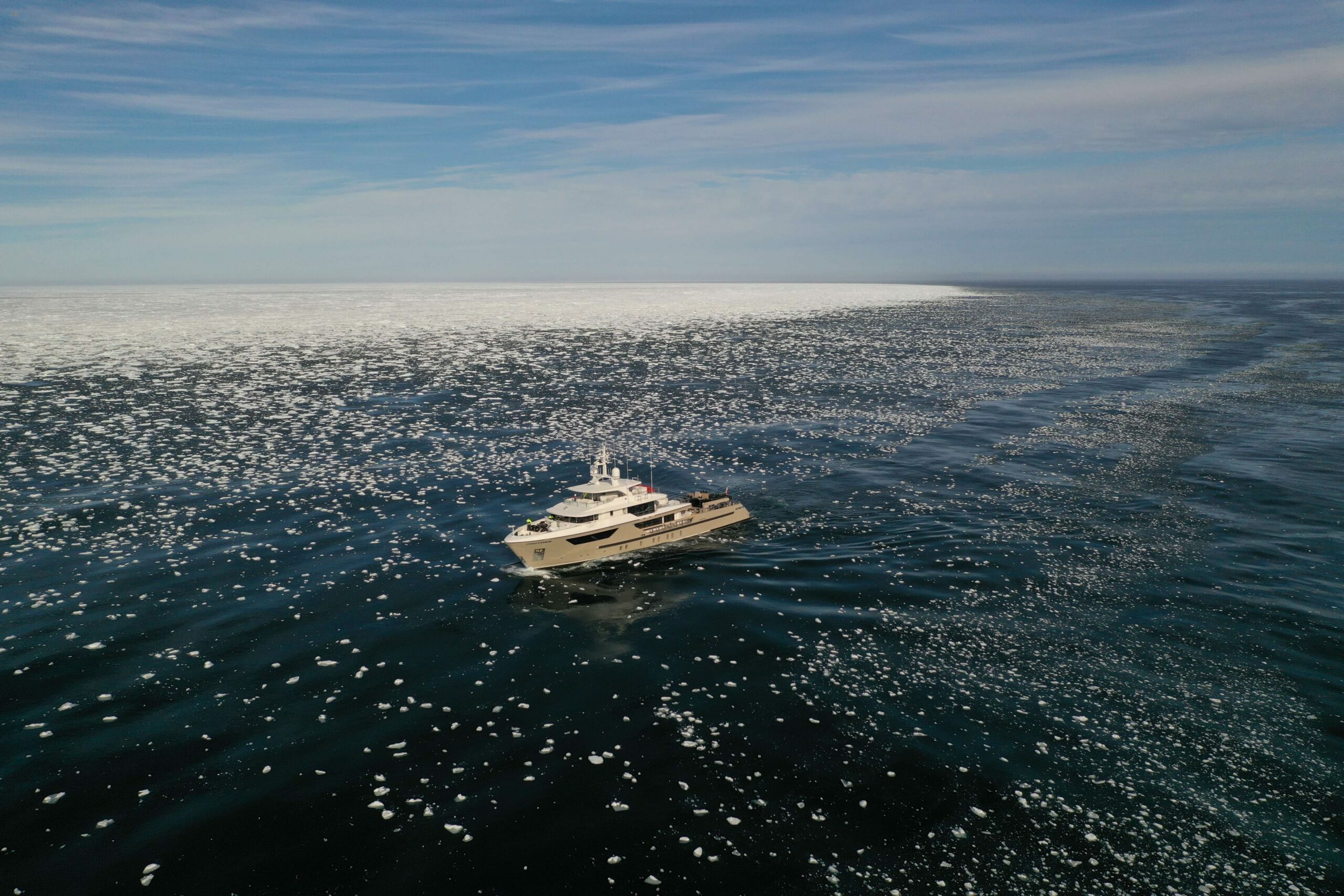 Sanlorenzo-500Exp-136-motor-yacht-yacht-for-sale-exterior-image-Lengers-Yachts5-1-scaled.jpg