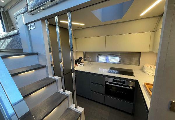 Pershing 7X - Galley