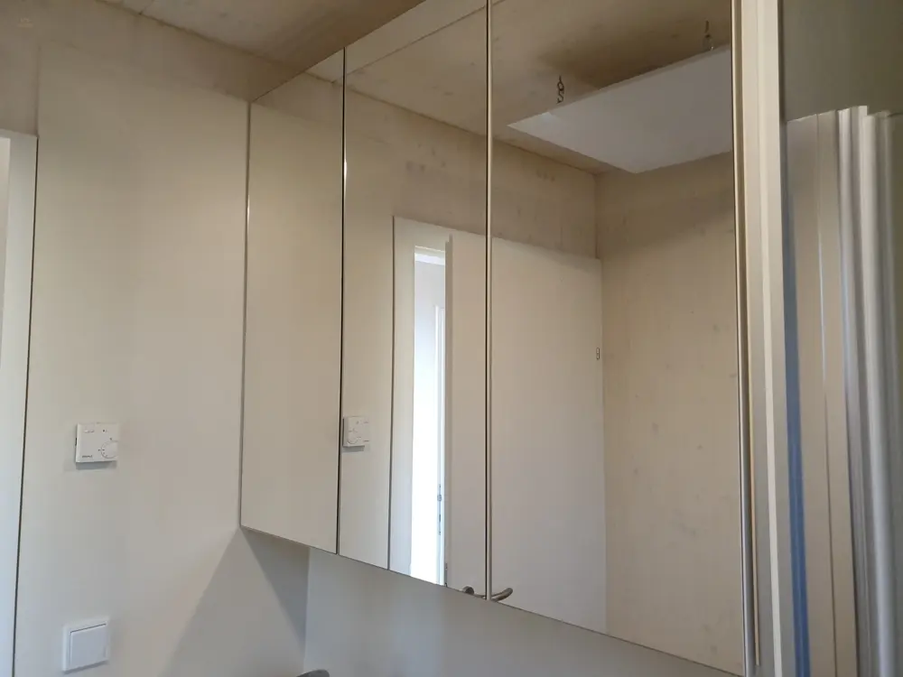 Badezimmer Schrank