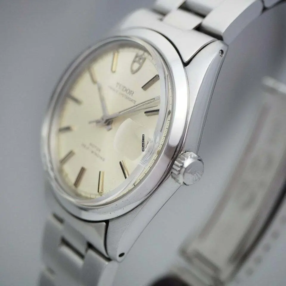 watches-326132-28116900-nfd6ss6a0y6rr6q6sacn1n6v-ExtraLarge.webp