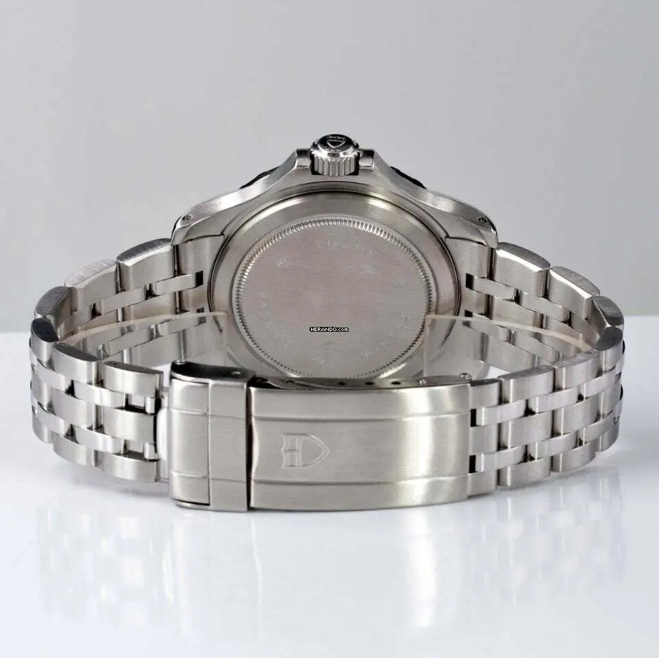 watches-331383-28727896-l8p97n6i0imognezvejj5207-ExtraLarge.webp