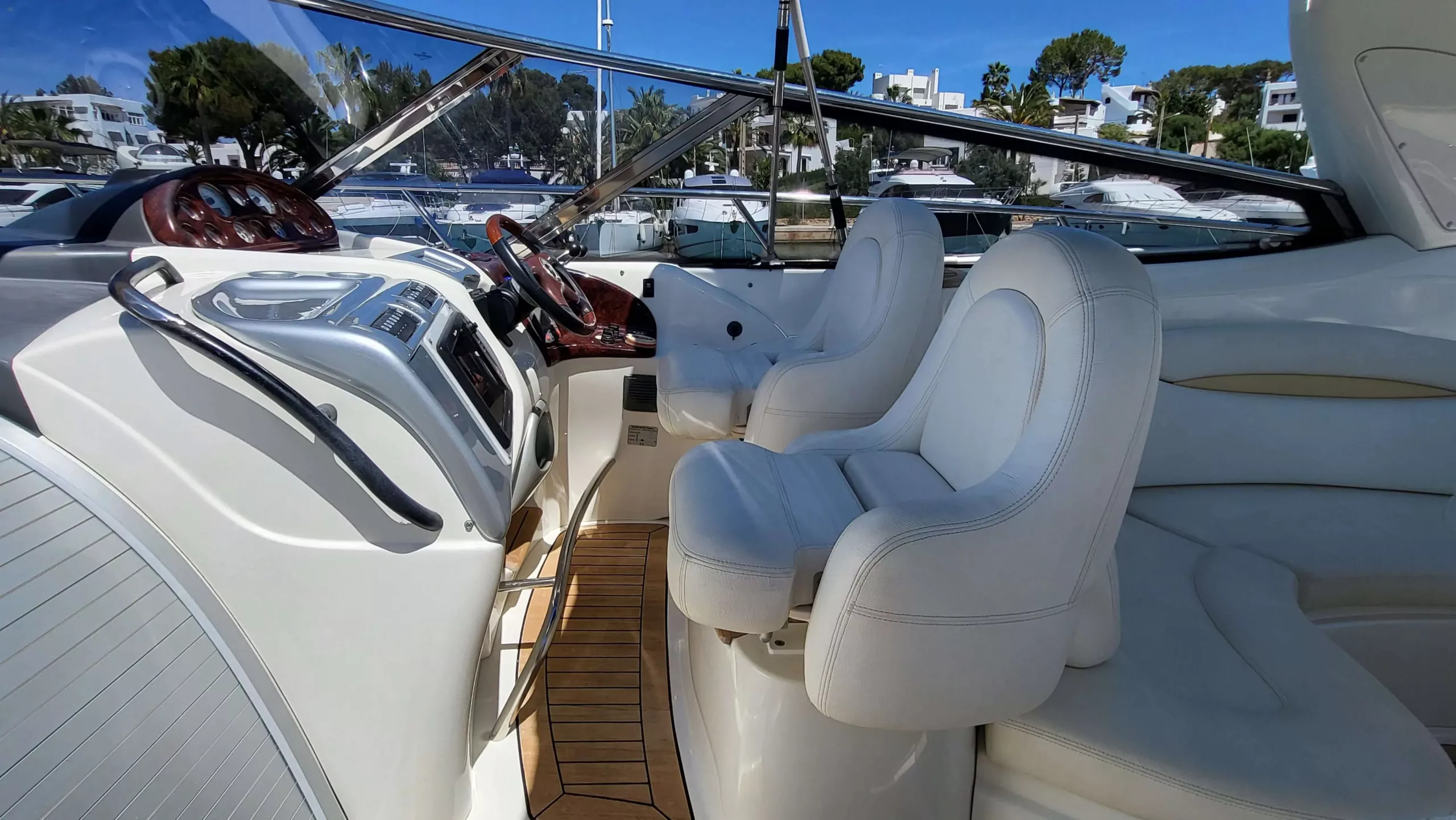 yachts-101662-387248_11.webp