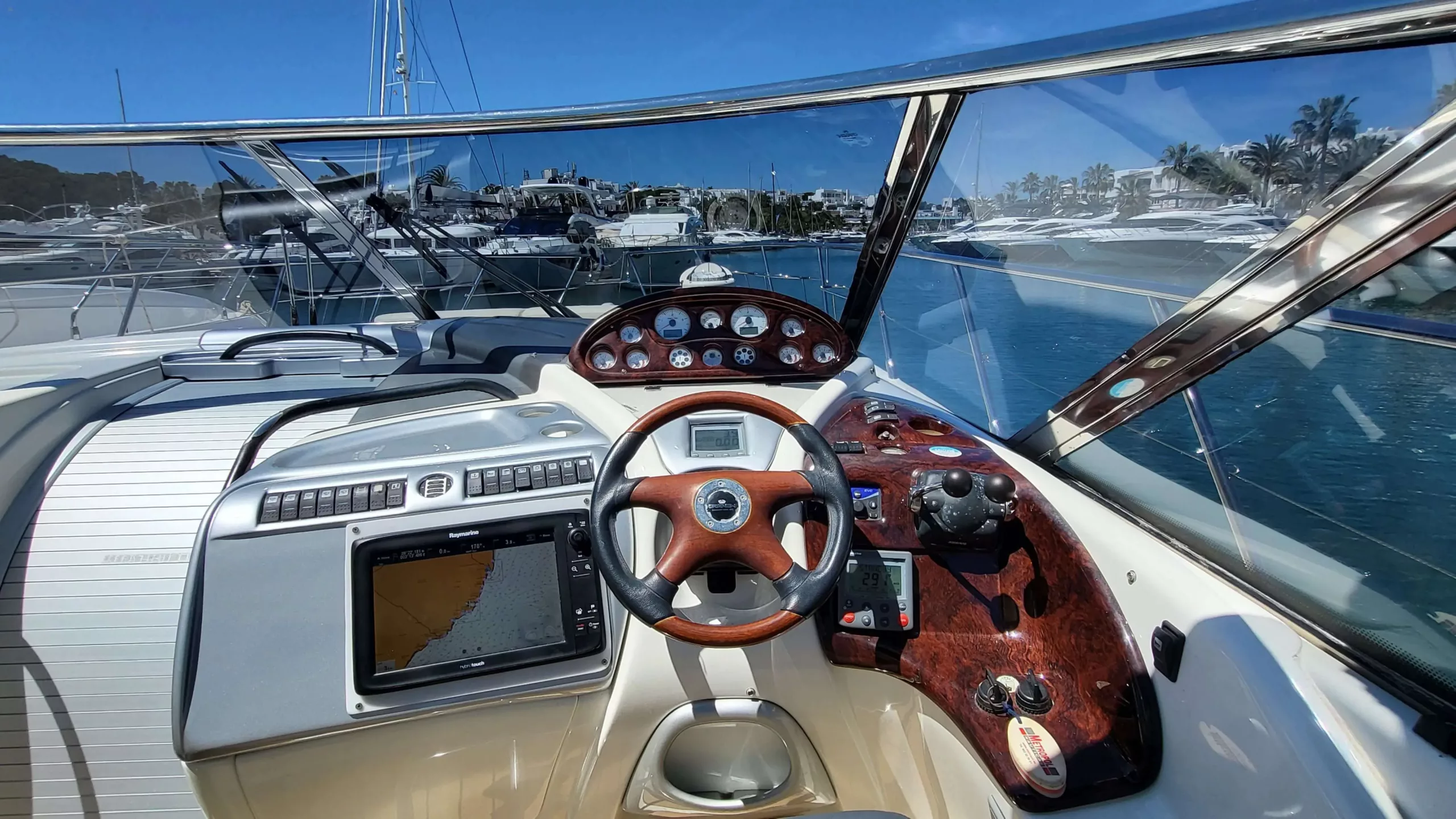 yachts-101662-387248_12.webp