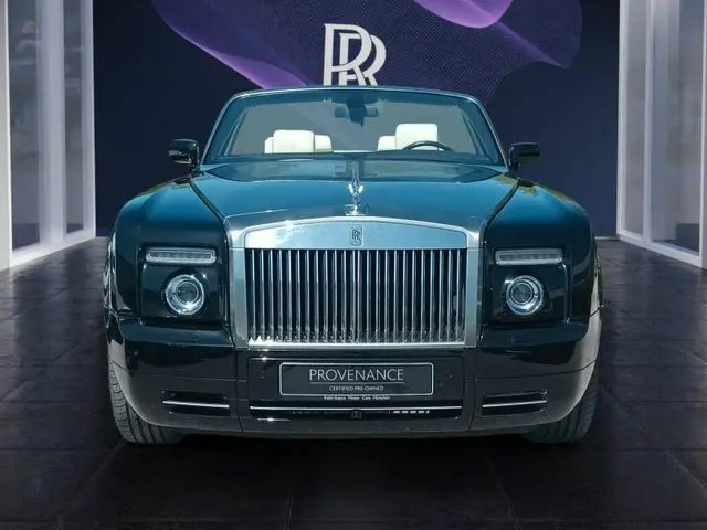 cars-27590-Phantom_Drophead_2.webp