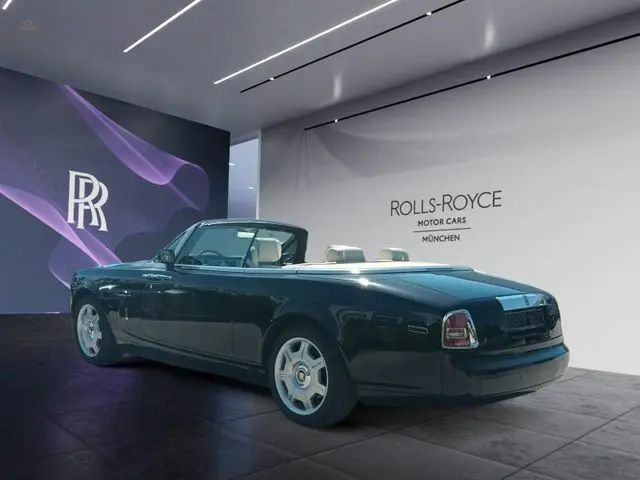 cars-27590-Phantom_Drophead_5.webp