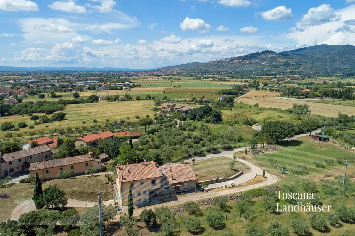 RIF 3085 Blick auf Landhaus und Umgebung