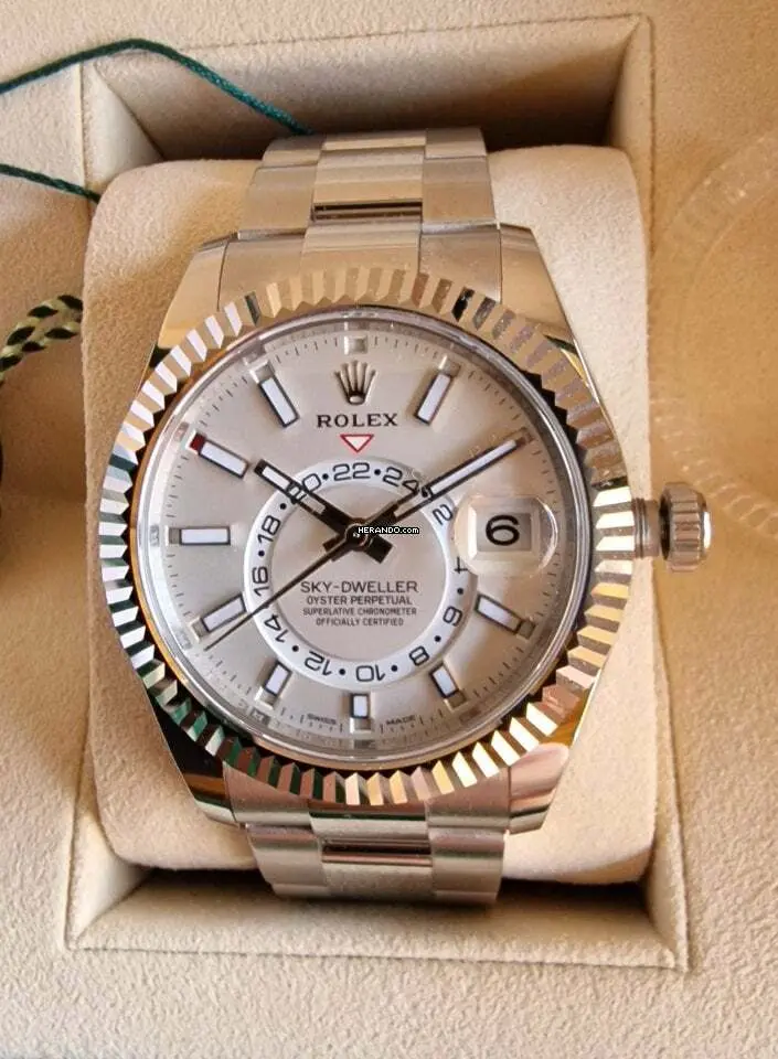 watches-336288-29327013-qn54amfq03144ywazef3f1jy-ExtraLarge.webp