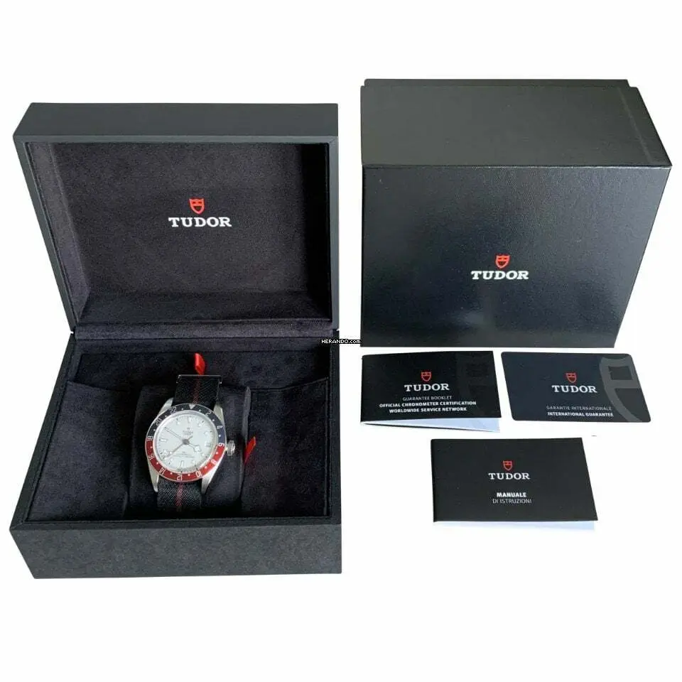 watches-336934-29382475-9yfccr01miqllhibimui6ylz-ExtraLarge.webp