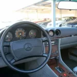 cars-13035-9061717_mercedes_benz_560_sl_MIK_03.webp