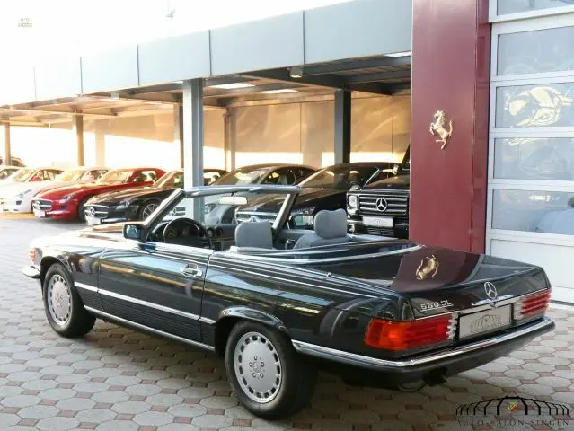 cars-13035-9061717_mercedes_benz_560_sl_MIK_06.webp