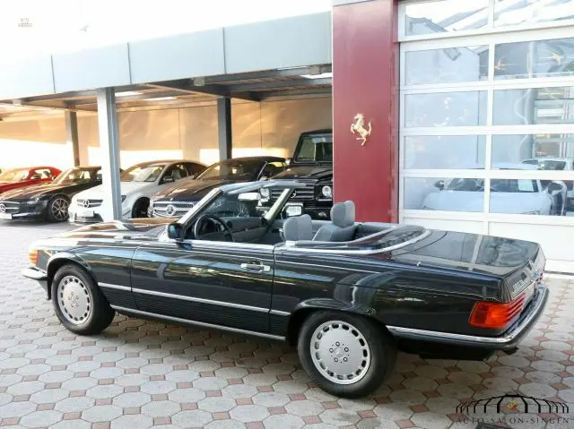 cars-13035-9061717_mercedes_benz_560_sl_MIK_14.webp