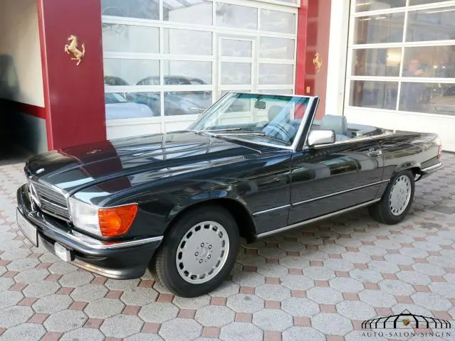 cars-13035-9061717_mercedes_benz_560_sl_MIK_15.webp