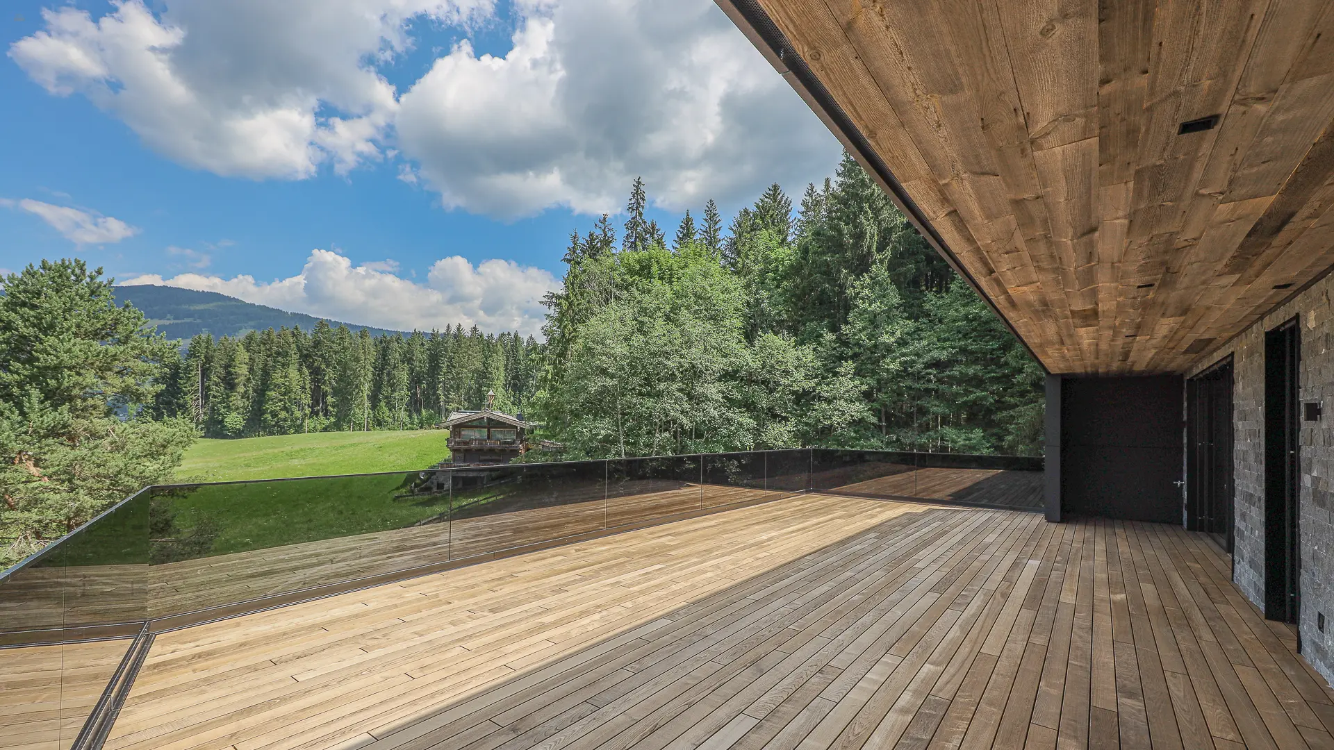 KITZIMMO-Exklusive Wohnung mit Dachterrasse kaufen Immobilien Kirchberg Tirol.