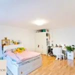 Schlafzimmer 1 straßenseitig ruhig und hell