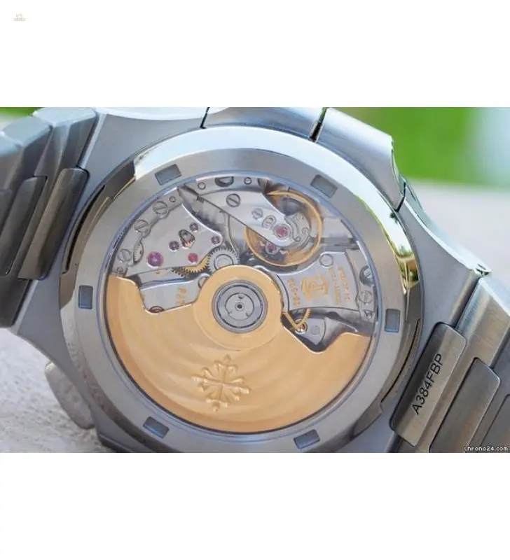 watches-241304-patek-philippe-new-nautilus-5990-1a-retail-hk-398-900-a51884.webp