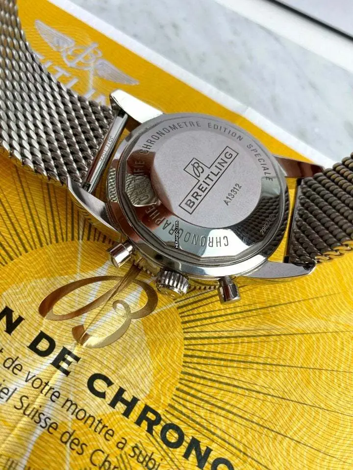 watches-339130-29551937-2td9fad8p8g2bv45oj555mid-ExtraLarge.webp