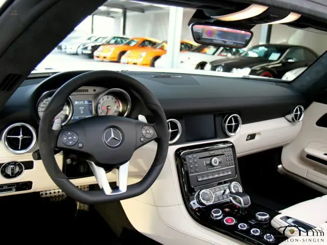 cars-28352-321724_mercedes_benz_sls_amg_roadster_MIK_03.webp