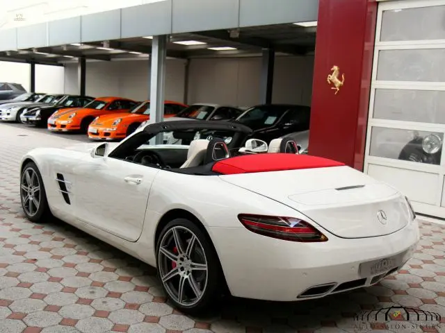 cars-28352-321724_mercedes_benz_sls_amg_roadster_MIK_07.webp