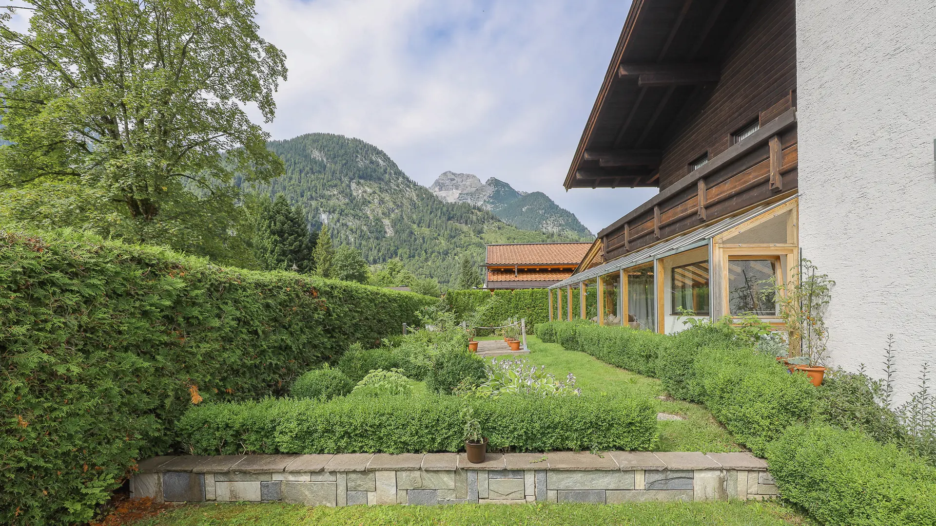 KITZIMMO-Mehrfamilienhaus in sehr guter Lage in St. Martin bei Lofer kaufen.