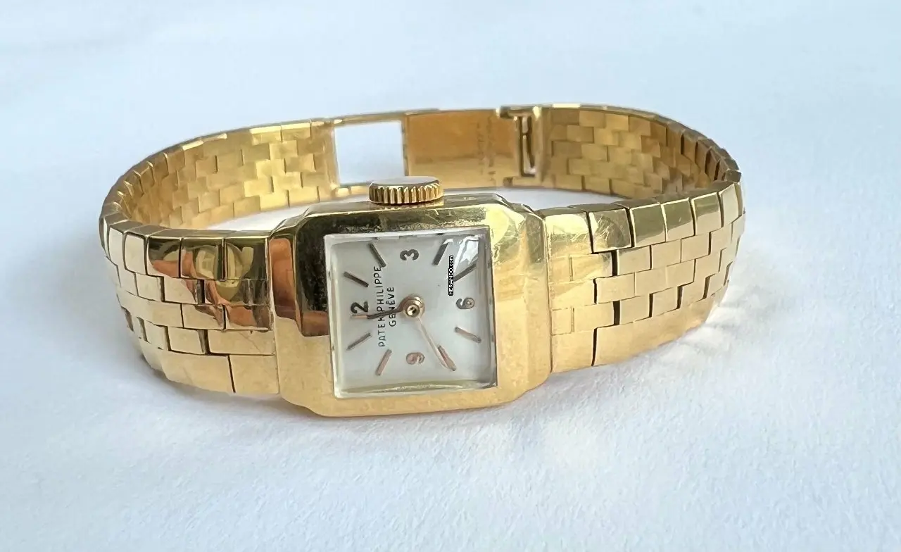 watches-343498-29952364-pu7ln8mgoshp221a8esw131m-ExtraLarge.webp