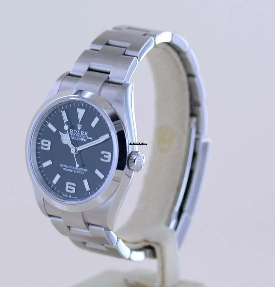 watches-344100-30040253-12k98mg146jnxq8k895our7j-ExtraLarge.webp