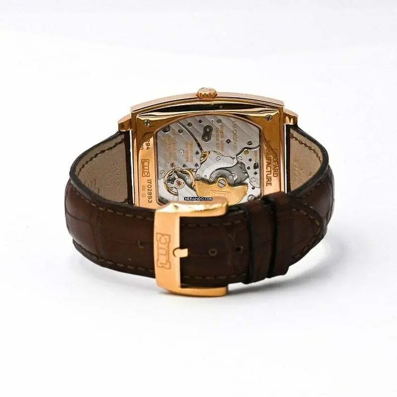 watches-344240-30050692-cv000sfcjdr4b89umc9453dd-ExtraLarge.webp