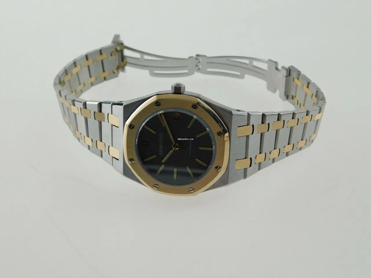 watches-287135-23379921-2k81bn60n86s3a50cd2miafm-ExtraLarge.webp