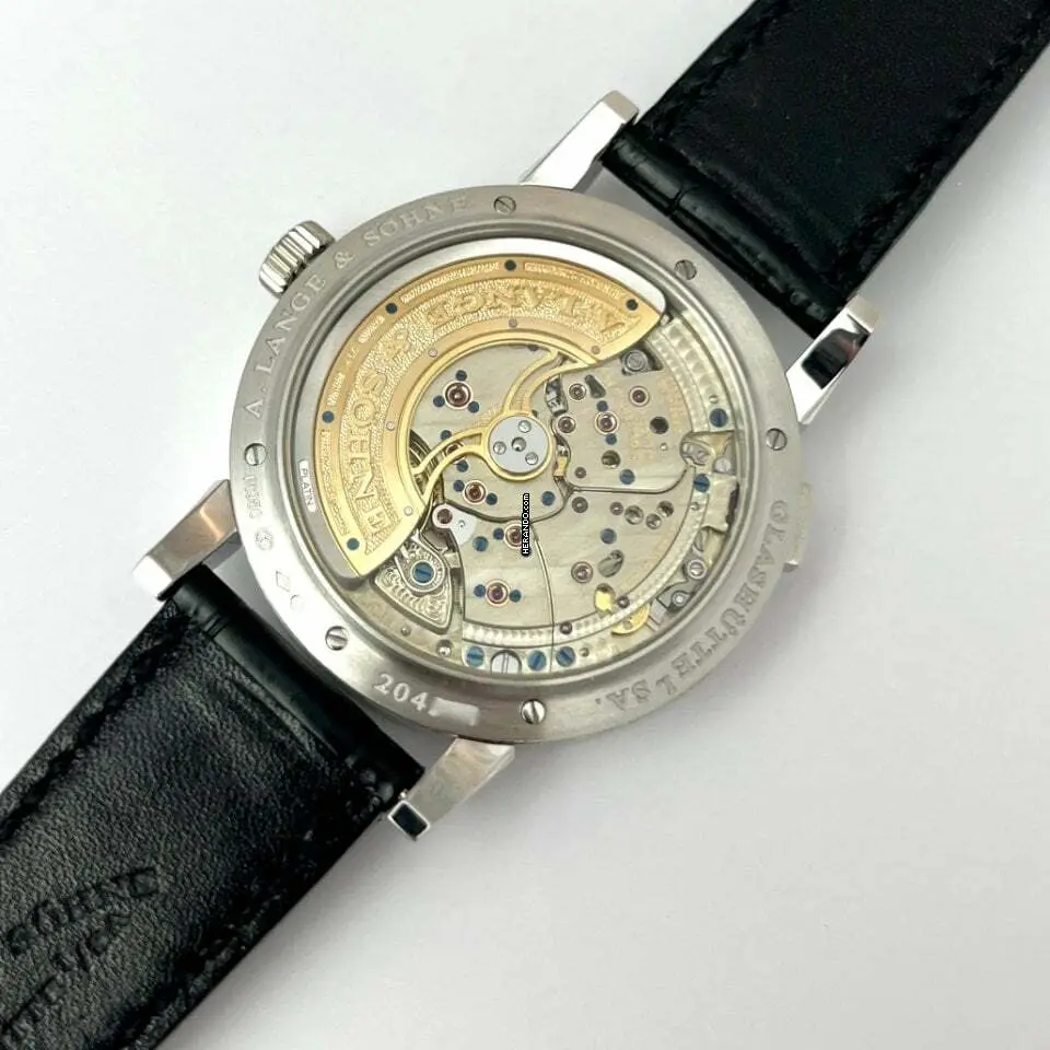 watches-346094-30261930-w9l9cz87ibbnuelbrkch24mf-ExtraLarge.webp