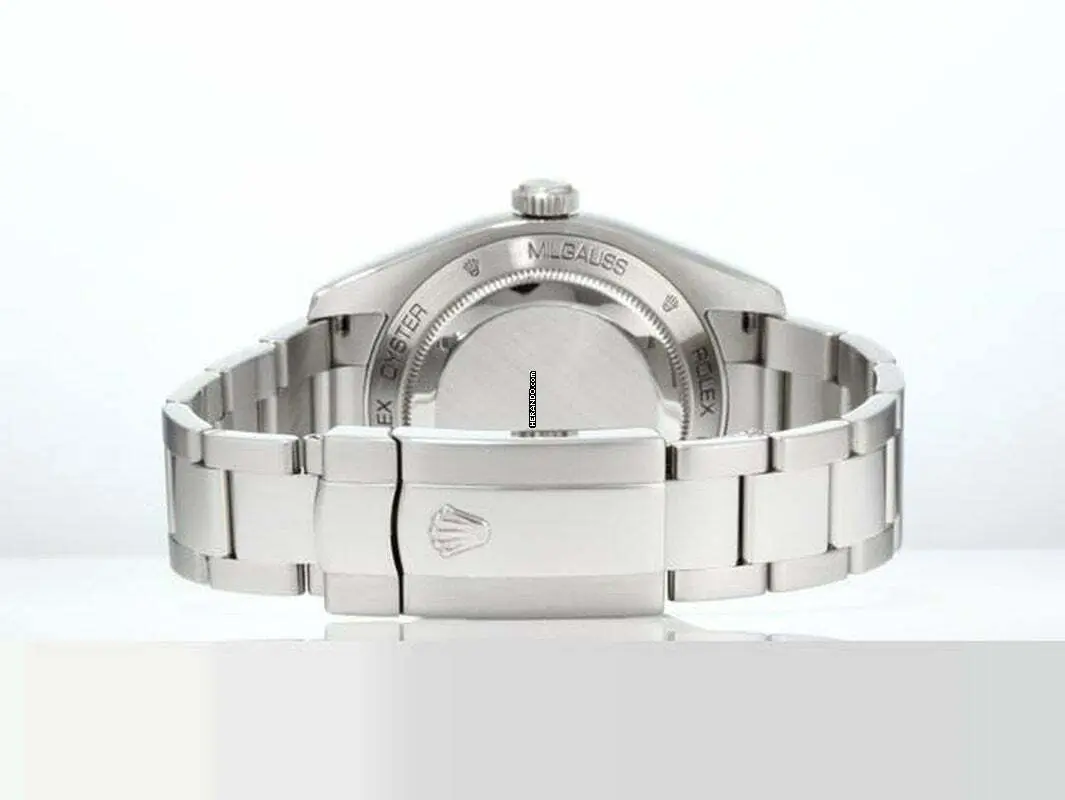 watches-346354-30287729-4m7w00p10grldexqv7zpmiso-ExtraLarge.webp