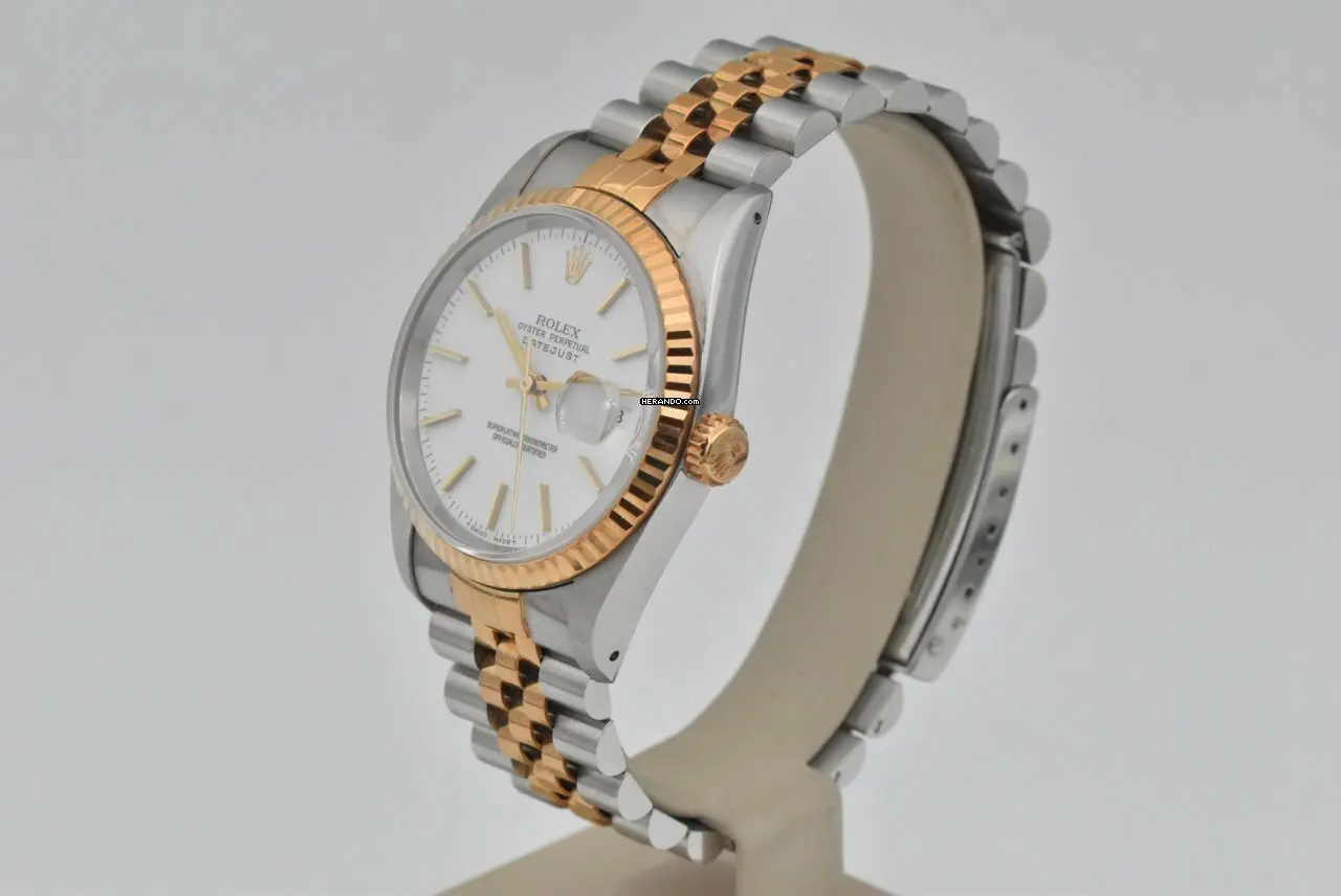 watches-346603-30322059-ppngkz75s1em27xe1mosxmxz-ExtraLarge.webp